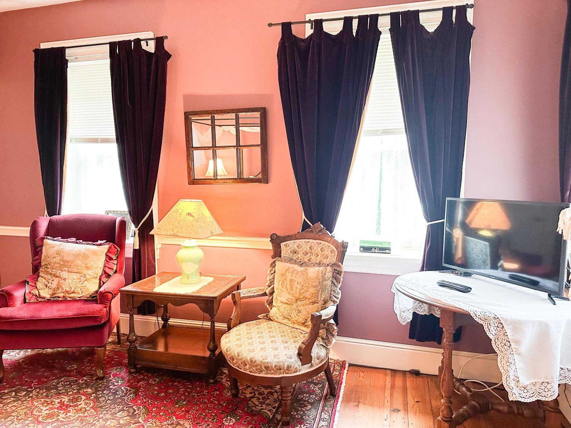 The Black Walnut Inn Амхерст Экстерьер фото