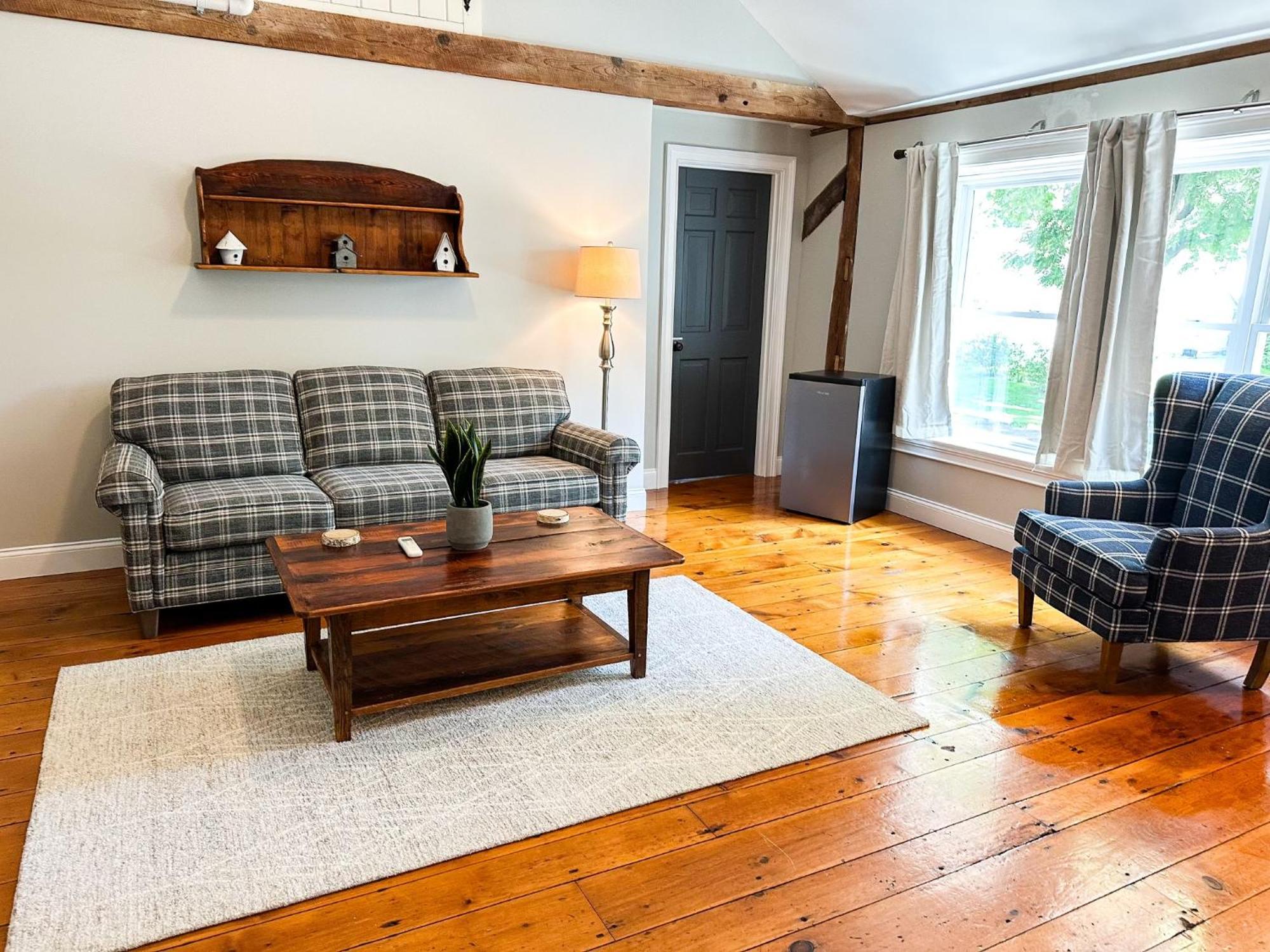 The Black Walnut Inn Амхерст Экстерьер фото