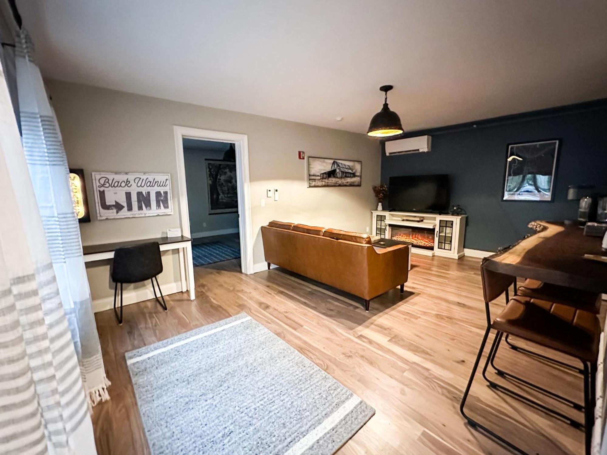 The Black Walnut Inn Амхерст Экстерьер фото