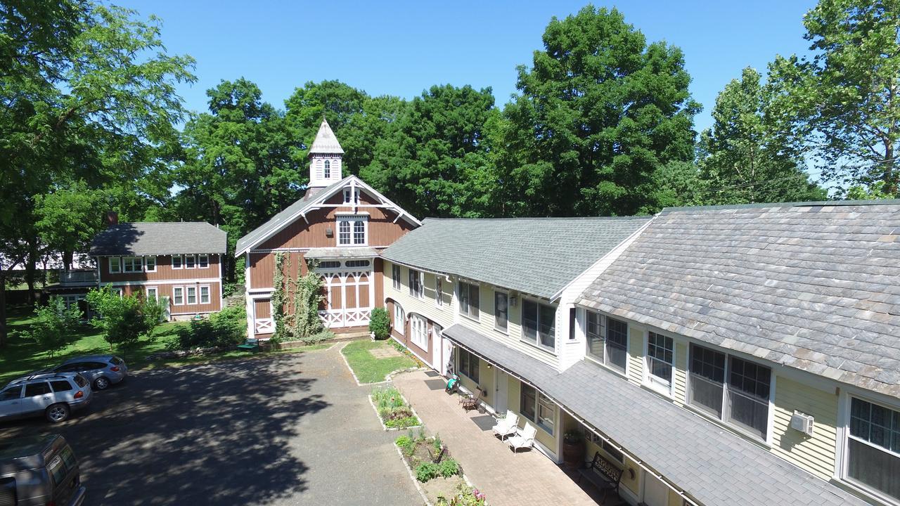 The Black Walnut Inn Амхерст Экстерьер фото