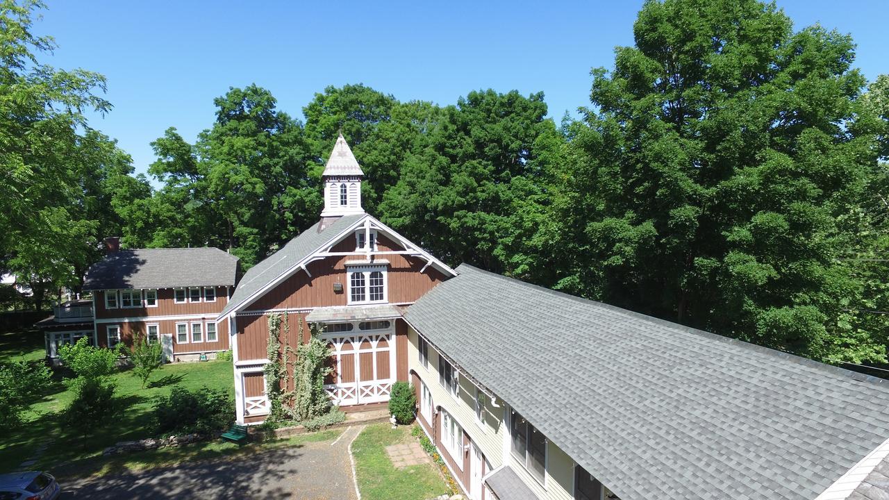 The Black Walnut Inn Амхерст Экстерьер фото