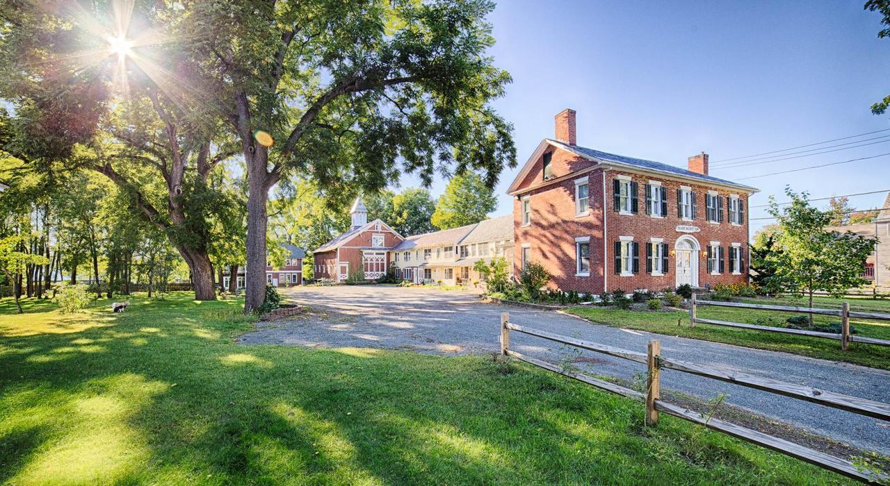 The Black Walnut Inn Амхерст Экстерьер фото